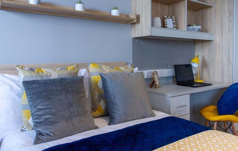 Bonhay Road, St David's, Exeter - Image 1